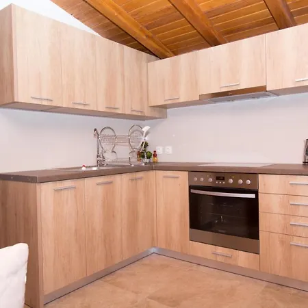 Golden Attic * نيا رودا