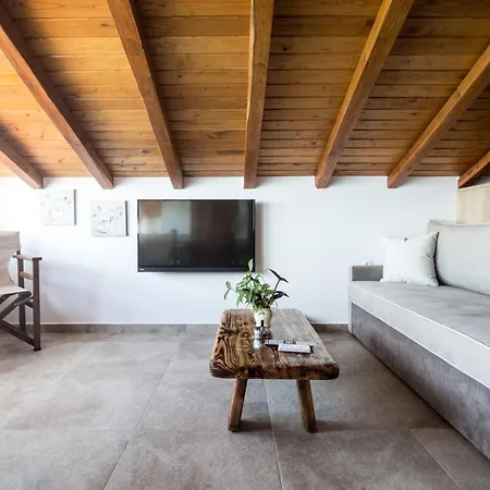 Golden Attic نيا رودا