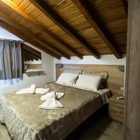 Golden Attic نيا رودا