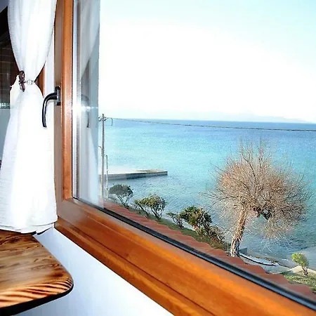 Golden Attic דירה נאה רודה